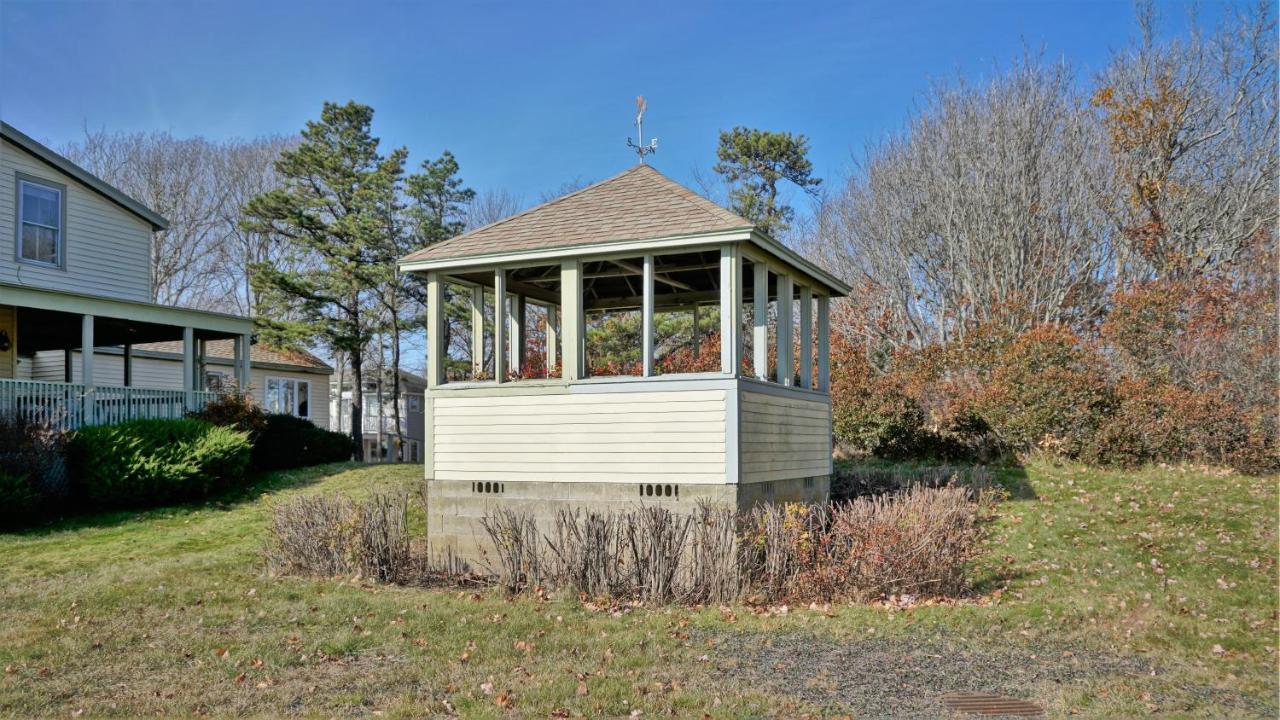 Maine Beach Vacation Home Oceanfront Home-15 Acre- Private Path To Sandy Beach-Gorgeous Views Scarborough Exterior photo